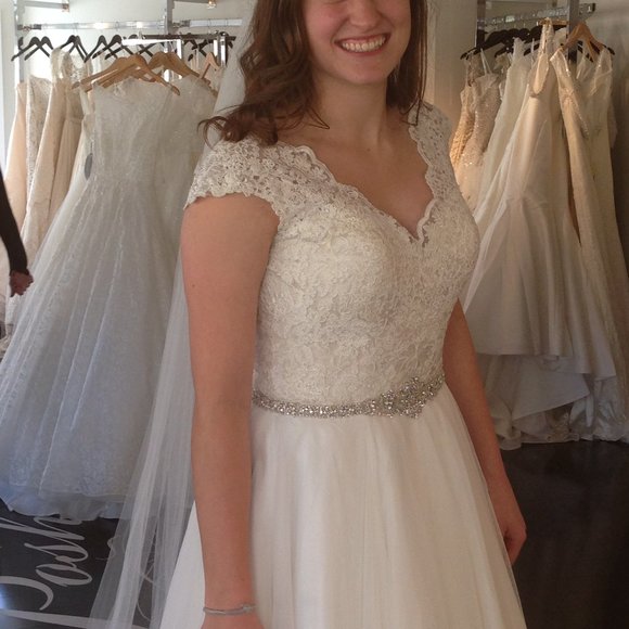 BRAND NEW! NEVER WORN! Allure 2851 Wedding Dress (Size 10, Champagne and Ivory) - Picture 12 of 15